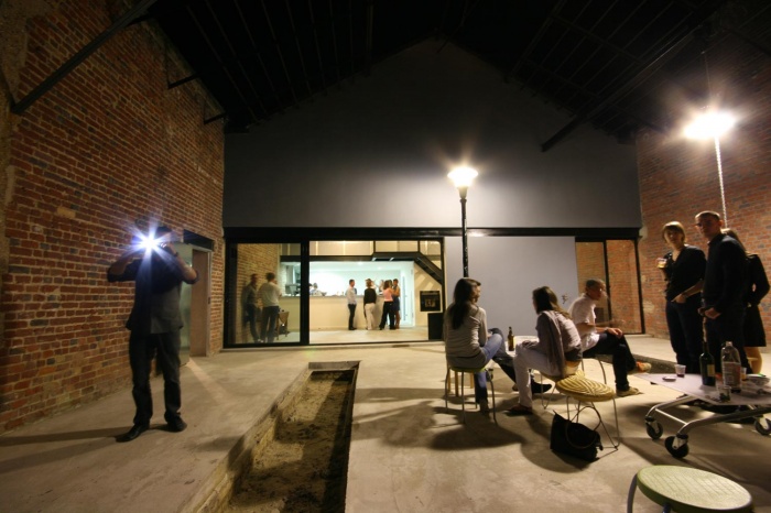 LOFT A LOMME - LE LOFT JARDIN : Vue de nuit depuis le jardin